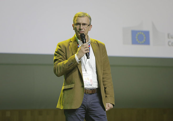 Fernando Marhuenda, ayer jueves después de recibir el premio europeo VET de Innovación de manos de la comisaria europea Mariane Thyssen.